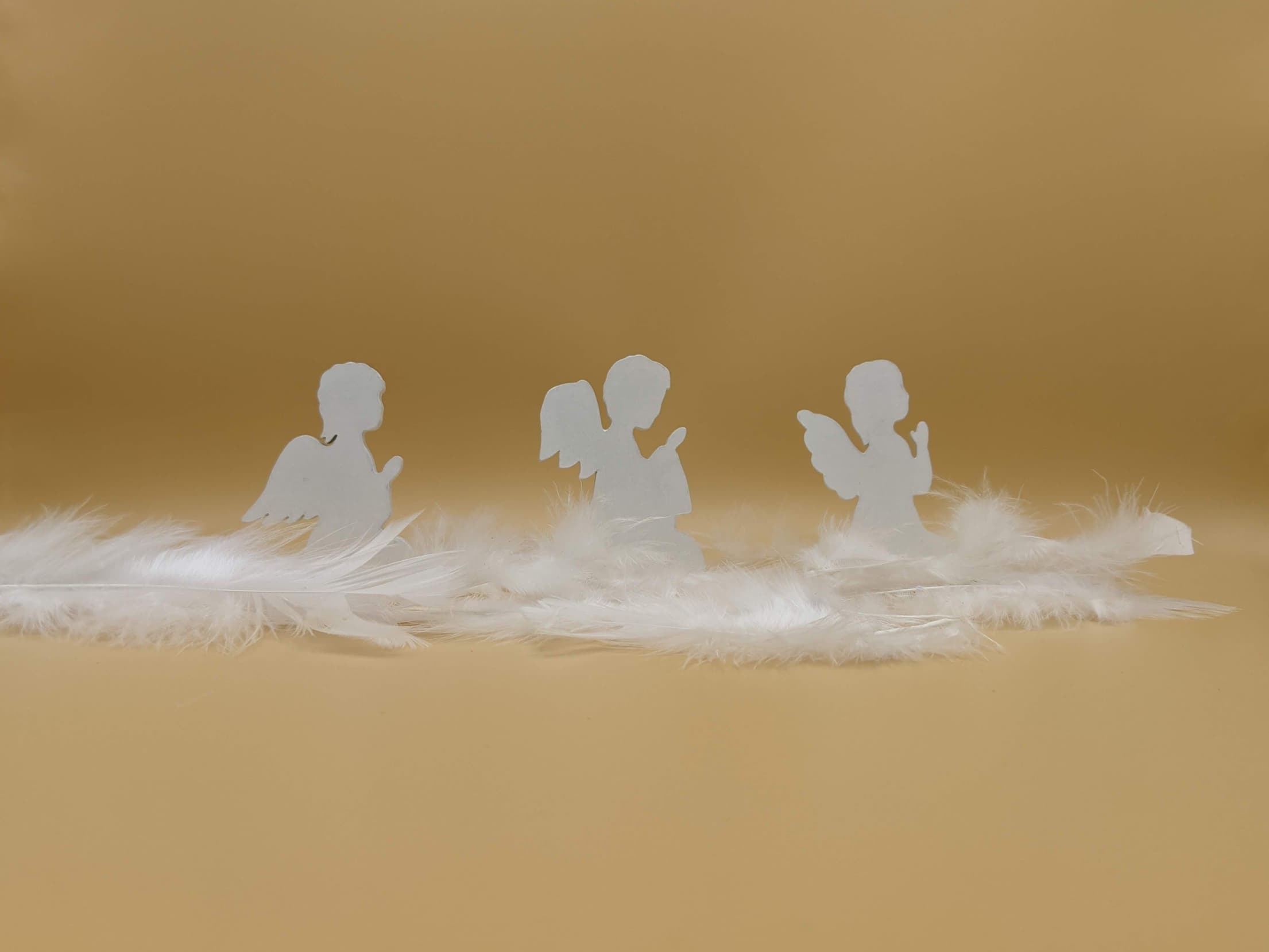 3 anges en prière