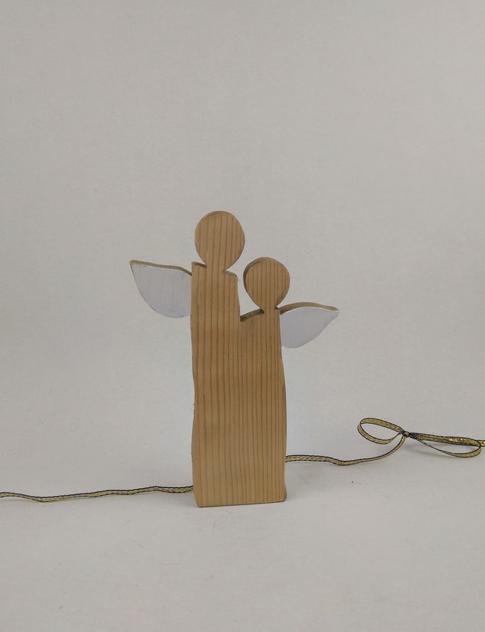 2 anges enlacés bois et blancs
