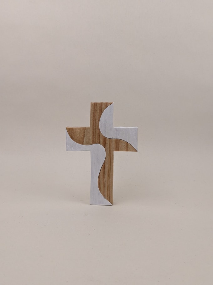 croix bois et torsades blanches