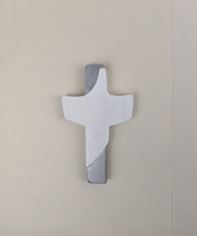 croix  blanche et argentée
