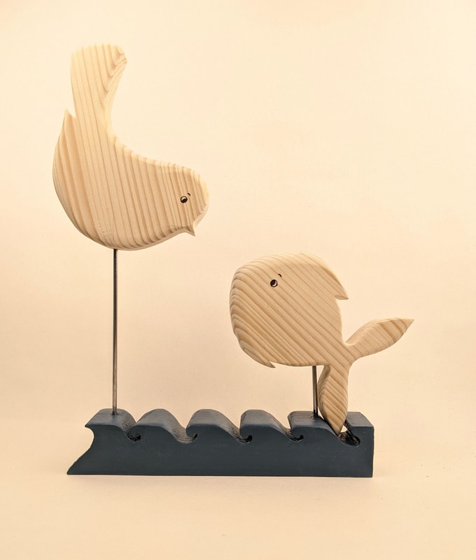 oiseau et poisson sur la mer