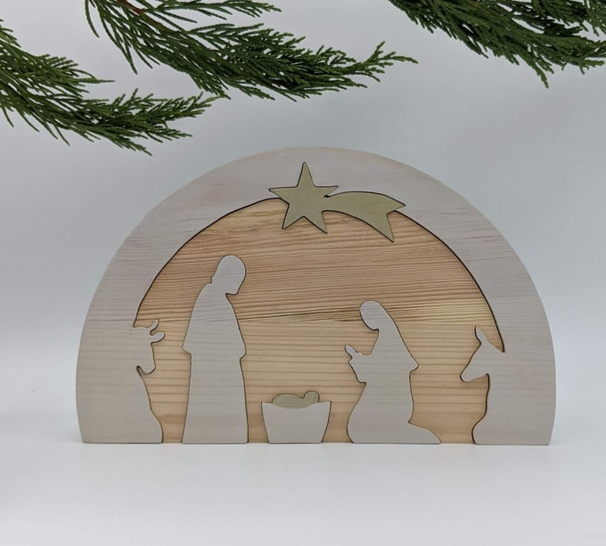 crèche de Noël blanc et bois clair 