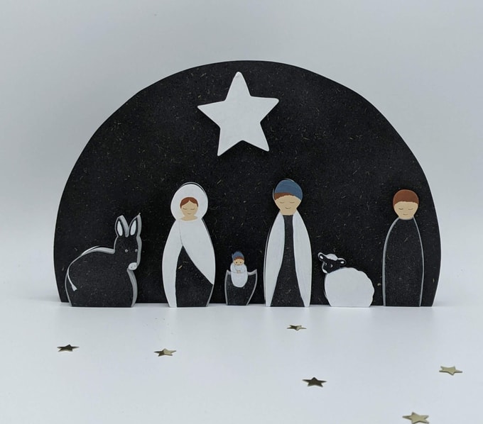 crèche de Noël naïve arrondie fond gris