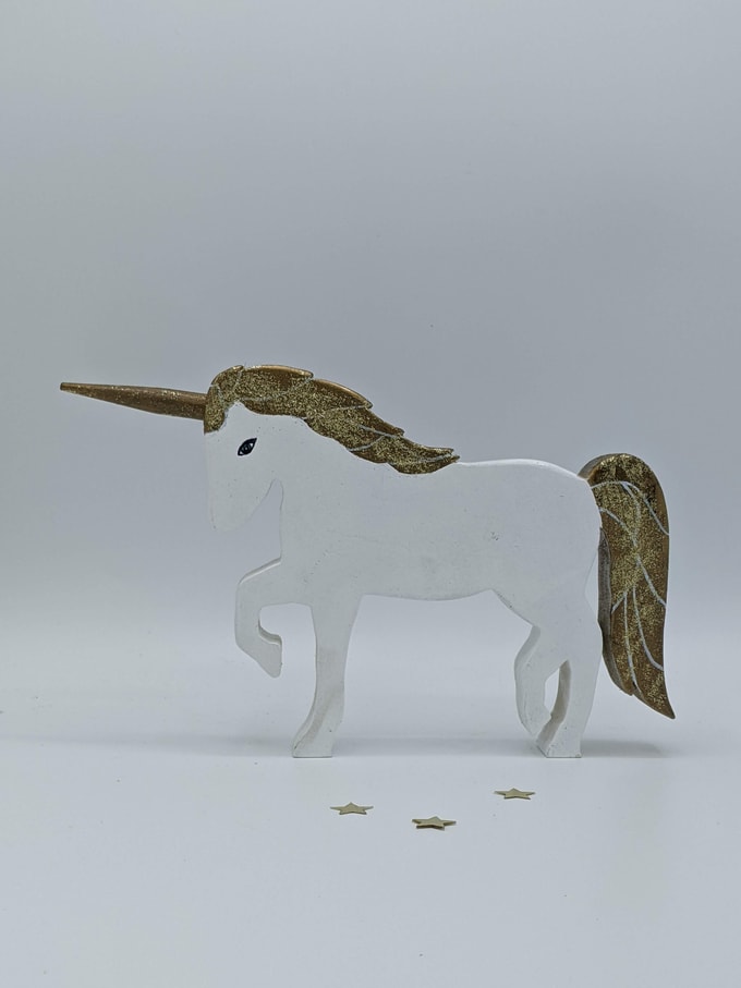 licorne blanc doré