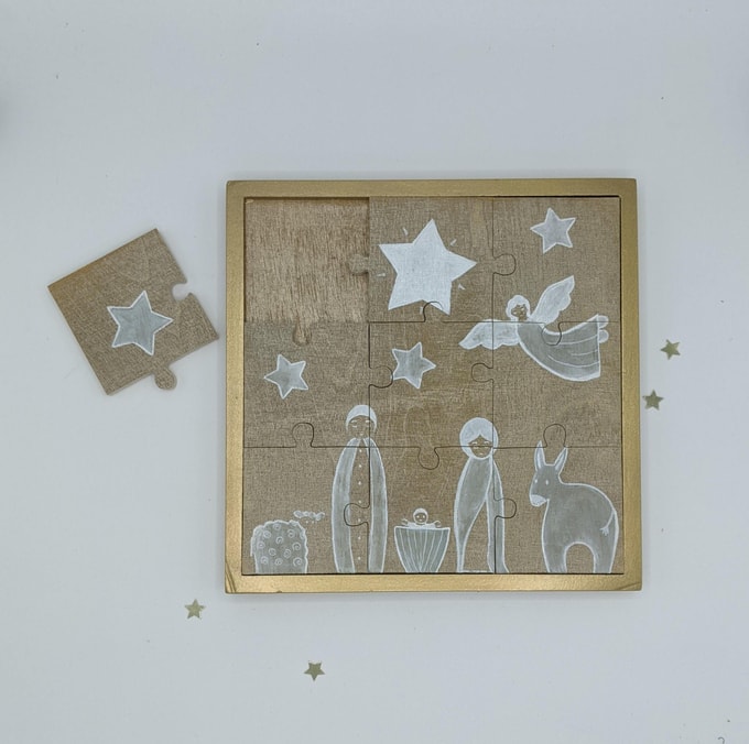 crèche de Noël puzzle doré