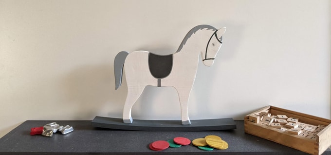 cheval bascule blanc