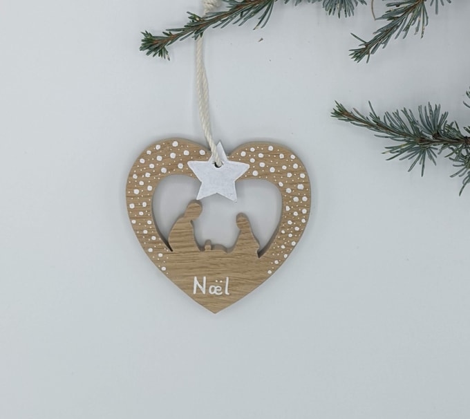 crèche de Noël à suspendre coeur