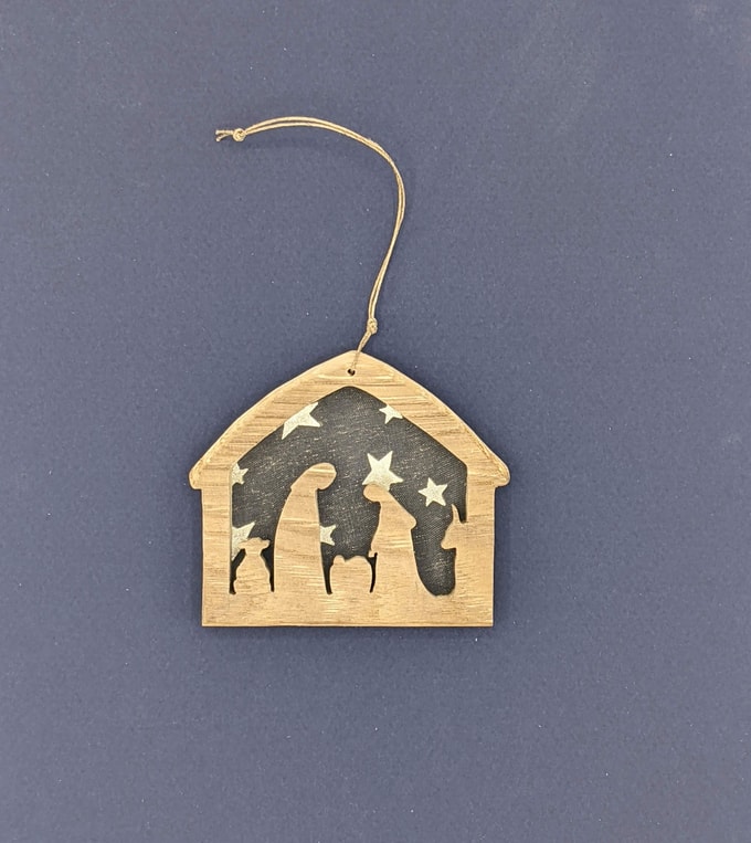 crèche de Noël à suspendre maison